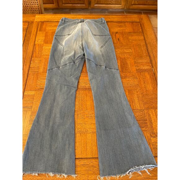 AKIRA HIGH WAIST DLARE JEANS SIZE 29 - Picture 4 of 4